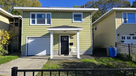 1732 Carrie St, Schenectady, NY 12308