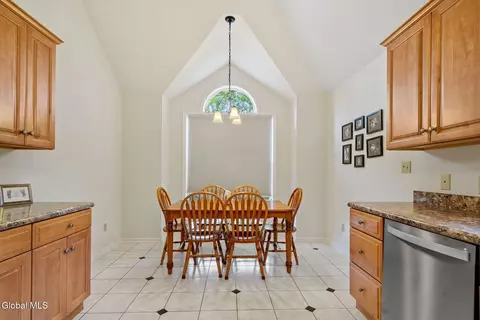 2500 E Nott St, Schenectady, NY 12309 photo 14