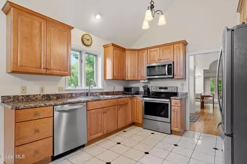 2500 E Nott St, Schenectady, NY 12309 photo 16