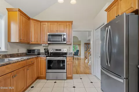 2500 E Nott St, Schenectady, NY 12309 photo 17