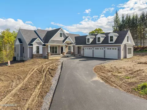 20 Overlook Dr, Voorheesville, NY 12186