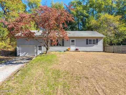 1326 Kings Rd, Schenectady, NY 12303