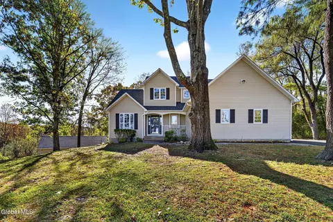 317 Reutter Dr, Duanesburg, NY 12056