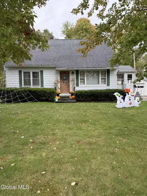 9 Lea Ave, Waterford, NY 12188