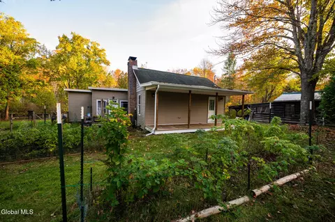 261 Old Post Rd, Ballston Spa, NY 12020