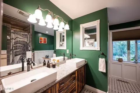 Bath - 261 Old Post Rd, Ballston Spa, NY 12020 photo 5 of 5