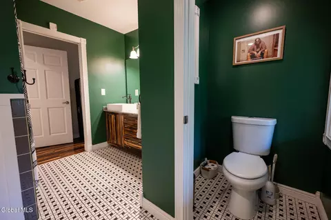 Bath - 261 Old Post Rd, Ballston Spa, NY 12020 photo 4 of 5