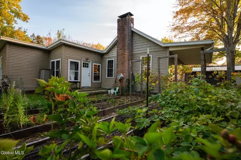 Exterior - 261 Old Post Rd, Ballston Spa, NY 12020 photo 4 of 19