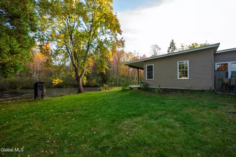 Exterior - 261 Old Post Rd, Ballston Spa, NY 12020 photo 15 of 19