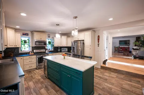 Kitchen - 261 Old Post Rd, Ballston Spa, NY 12020 photo 3 of 4