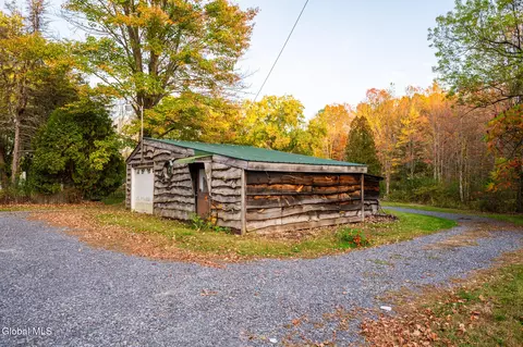 Exterior - 261 Old Post Rd, Ballston Spa, NY 12020 photo 10 of 19