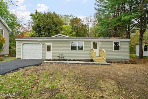 85 Hyde Blvd, Ballston Spa, NY 12020