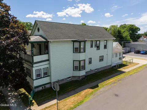 821 6th Ave, Troy, NY 12182