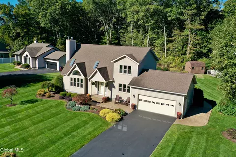 282 Wilderness Ct, Schenectady, NY 12306