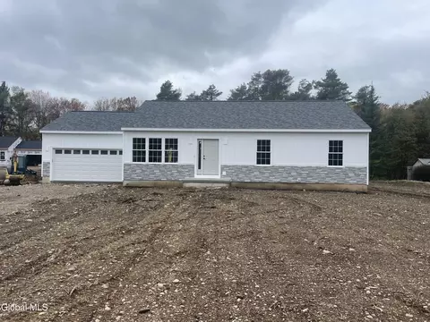 1707 Champagne Dr, Schodack, NY 12033