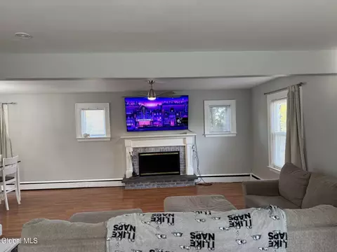 Living - 426 Anthony St, Schenectady, NY 12308 photo 1 of 2