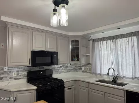 Kitchen - 426 Anthony St, Schenectady, NY 12308 photo 4 of 7