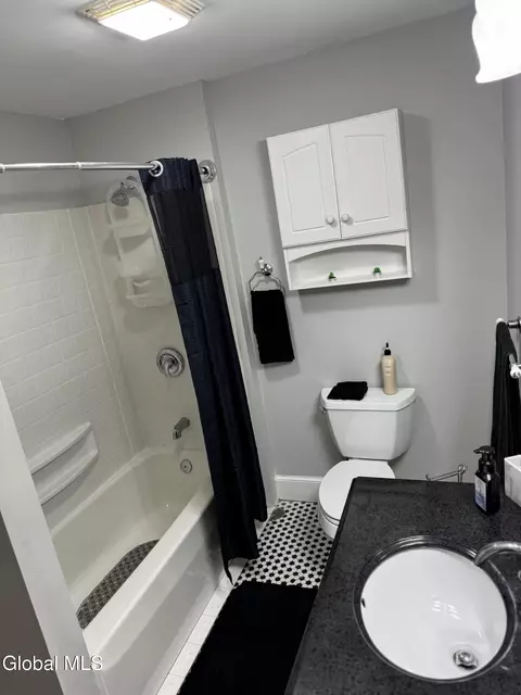 Bath - 426 Anthony St, Schenectady, NY 12308 photo 1 of 2