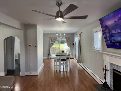 Dining - 426 Anthony St, Schenectady, NY 12308 photo 1 of 2