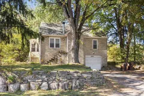 2487 Us Route 9w, Ravena, NY 12143