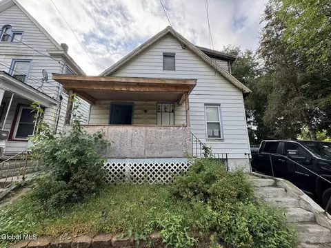 1668 Lake Blvd, Schenectady, NY 12304