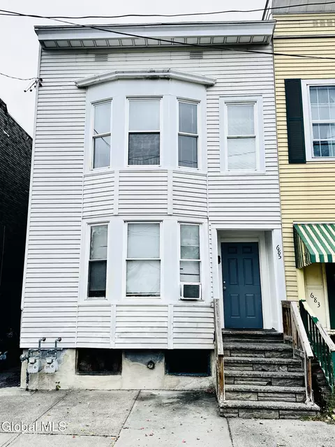 685 Clinton Ave, Albany, NY 12206