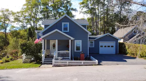 114 Hazlett Ln, Tribes Hill, NY 12177