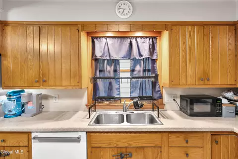 1327 Dewitt St, Schenectady, NY 12303 photo 13