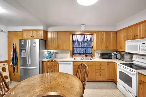 1327 Dewitt St, Schenectady, NY 12303 photo 14
