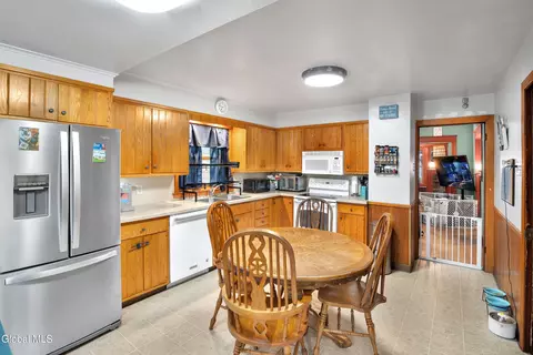 1327 Dewitt St, Schenectady, NY 12303 photo 12