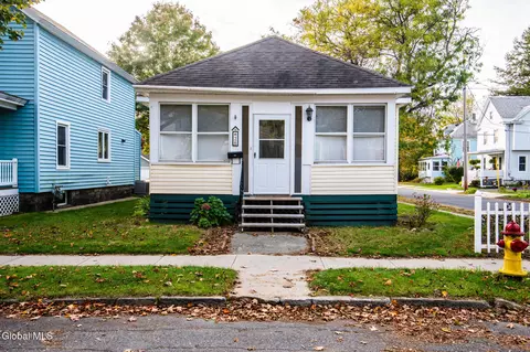 26 Flandreaux Ave, Glens Falls, NY 12801