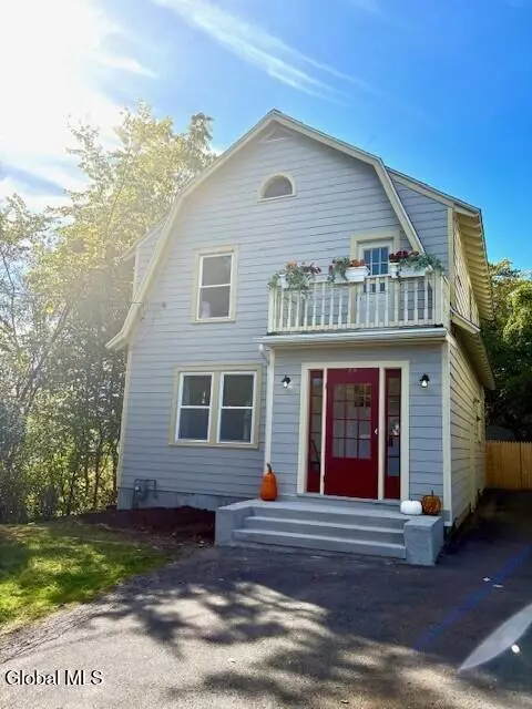 20 Wolfert Ave, Menands, NY 12204