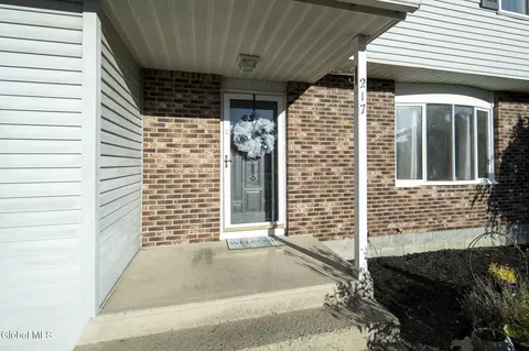 217 Shereen Ct, Schenectady, NY 12304 photo 7
