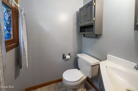 217 Shereen Ct, Schenectady, NY 12304 photo 23
