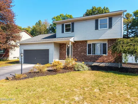 217 Shereen Ct, Schenectady, NY 12304 photo 5