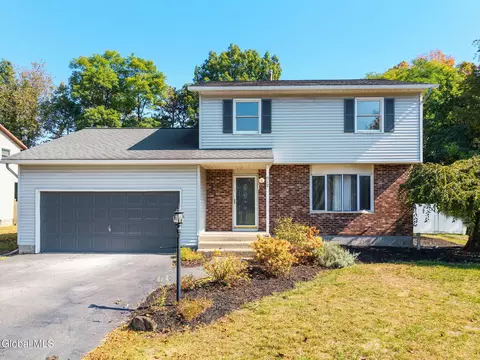 217 Shereen Ct, Schenectady, NY 12304