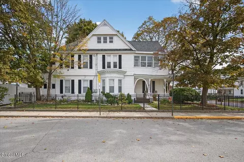 20 Saratoga Ave, Mechanicville, NY 12118