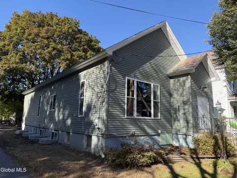 20 Ogden St, Glens Falls, NY 12801