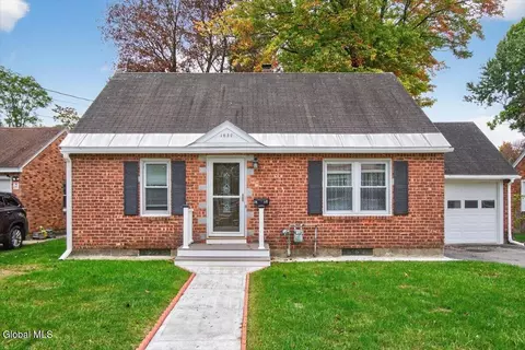 Exterior - 1880 Broad St, Schenectady, NY 12306 photo 2 of 13