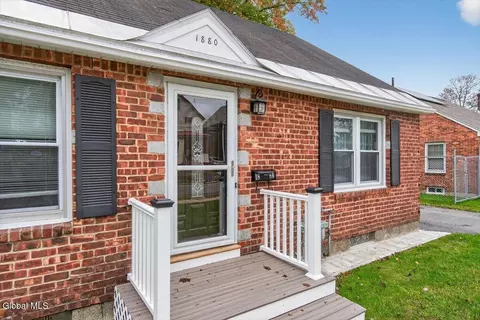 Exterior - 1880 Broad St, Schenectady, NY 12306 photo 3 of 13