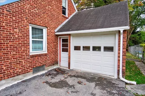 Exterior - 1880 Broad St, Schenectady, NY 12306 photo 4 of 13