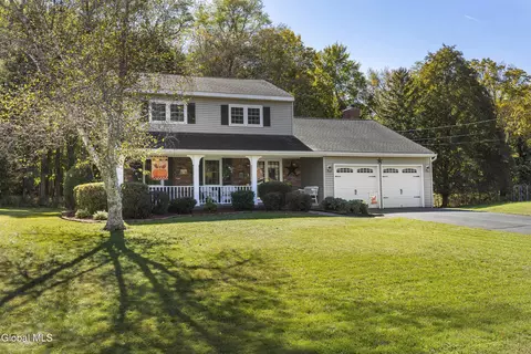 6 Hadel Rd, Glenville, NY 12302 photo 3