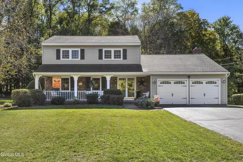 6 Hadel Rd, Glenville, NY 12302