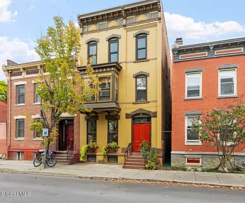 164 4th St, Troy, NY 12180