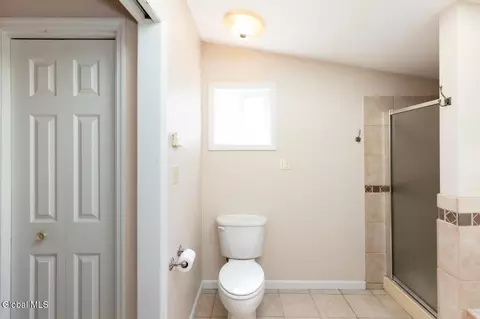Bath - 903 8th Ave, Troy, NY 12182 photo 2 of 4