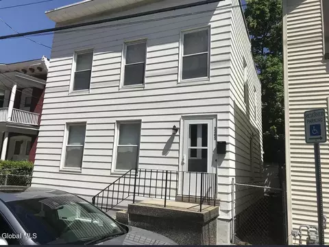 1305 Hutton St, Troy, NY 12180