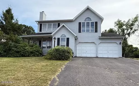11 Toronado Dr, Latham, NY 12110