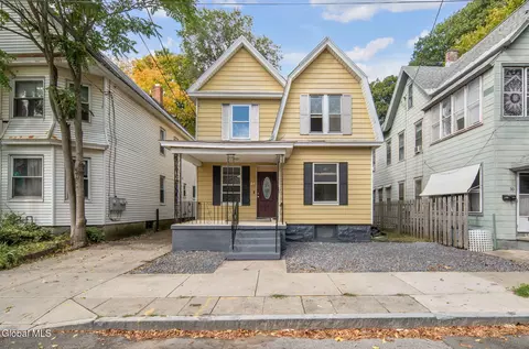 28 Mynderse St, Schenectady, NY 12307