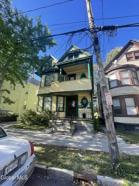 318 Georgetta Dix Plz, Schenectady, NY 12307