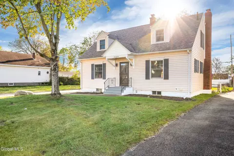 76 Oakdale Ave, Schenectady, NY 12306